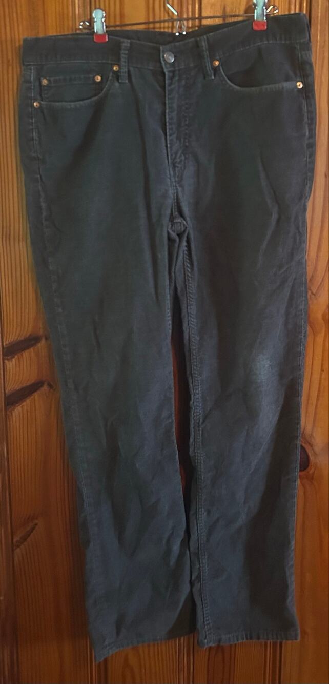 Levi’s 514 Men’s gray corduroy pants skater straight leg size 36x34